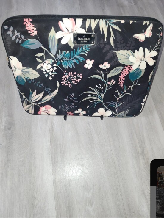 kate spade Handbags - Kate Spade New York Wilson Road Botanical Laptop Sleeve